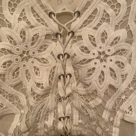 Vintage Lace and MeshTie up Top/Over-jacket Size Small.  Boho and Feminine, EUC - Picture 2 of 16